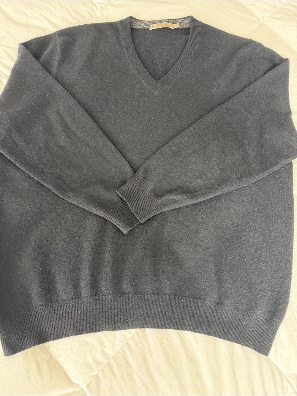 Raffi Men's V-Neck Sweater in Black